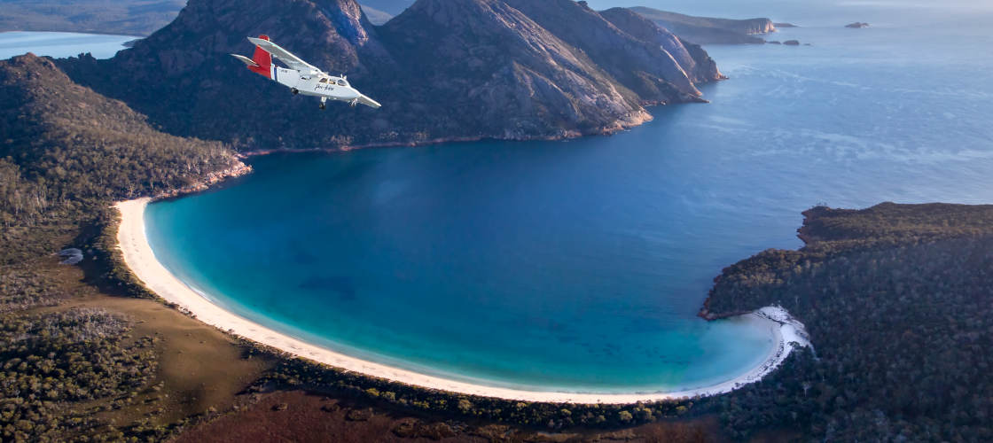 par avion wineglass bay tasmania