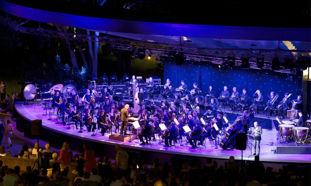 Queensland Symphony Orchestra - Symphony Under the Stars, Cairns Gallery Banner 1