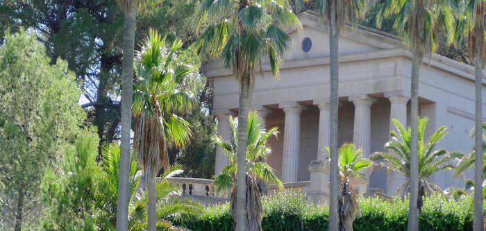 Free Things To Do  The Seppelt Family Mausoleum